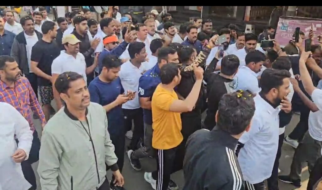 ग्वालियर में मैराथन दौड़ में हजारों लोग दौड़े, मंत्री भी हुए शामिल