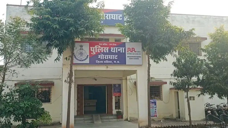 अवैध हथियारों के साथ दो भाई गिरफ्तार, फोर व्हीलर जब्त