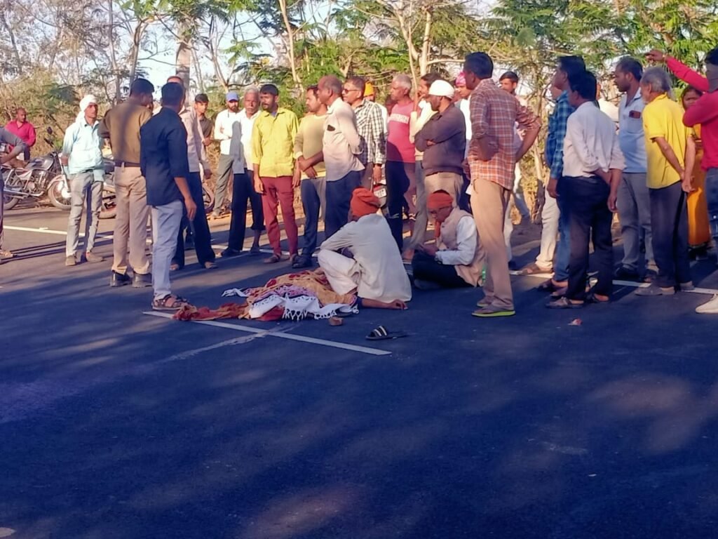 पिकअप ने मारी स्कूटी को टक्कर, युवक की मौत