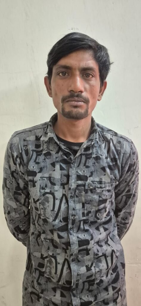 ईनामी बदमाश चपटा हुआ गिरफ्तार