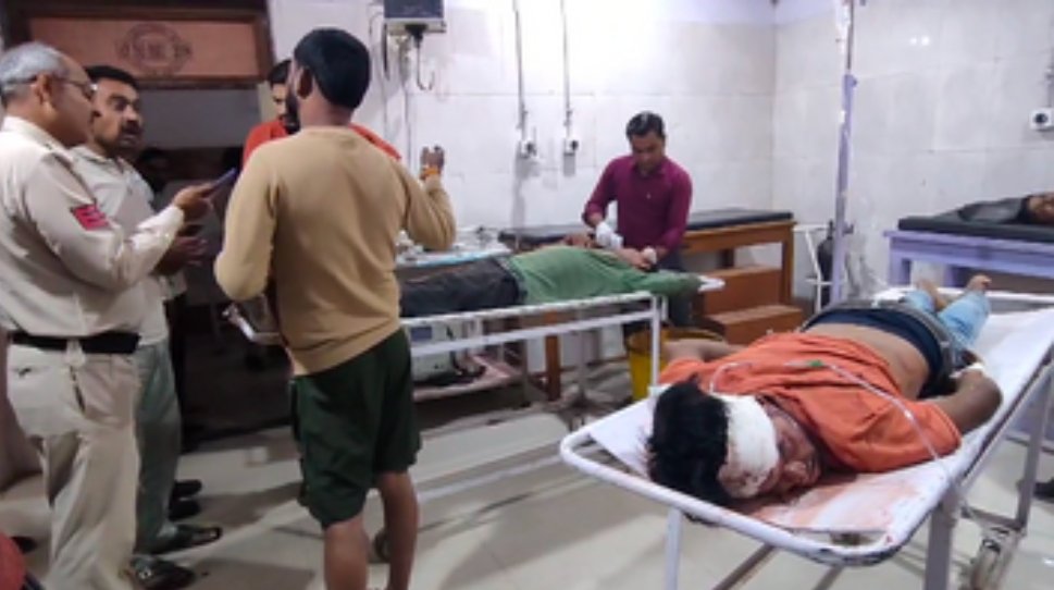 टैंकर ने बाइक को मारी टक्कर, दो की मौत