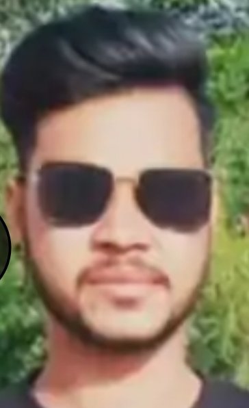 रेलवे ट्रैक पर मिली बैंक कर्मचारी की सिर कटी लाश