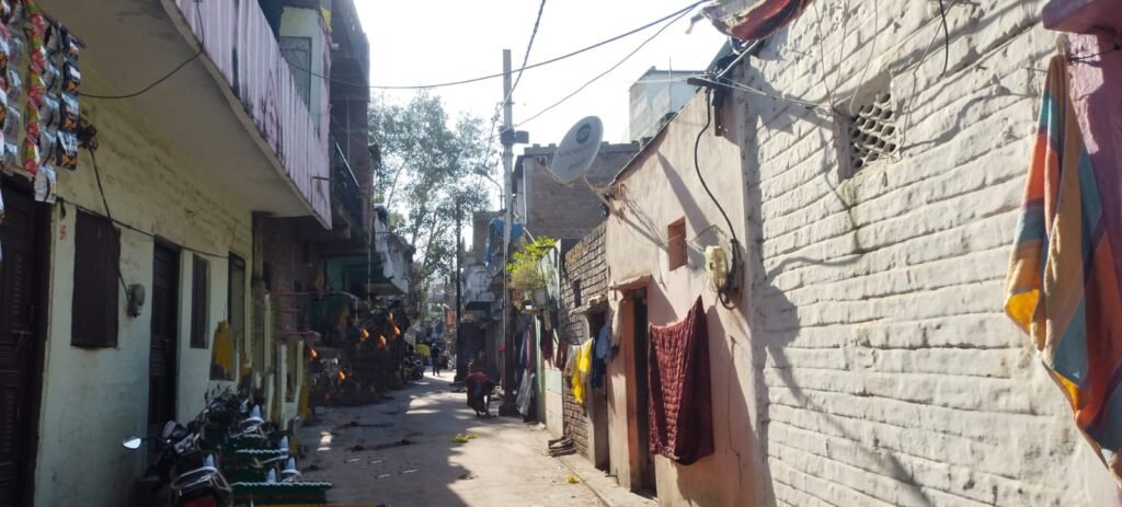 विधवाओं की नहीं मिली सहायता राशि, पेंशन भी बंद