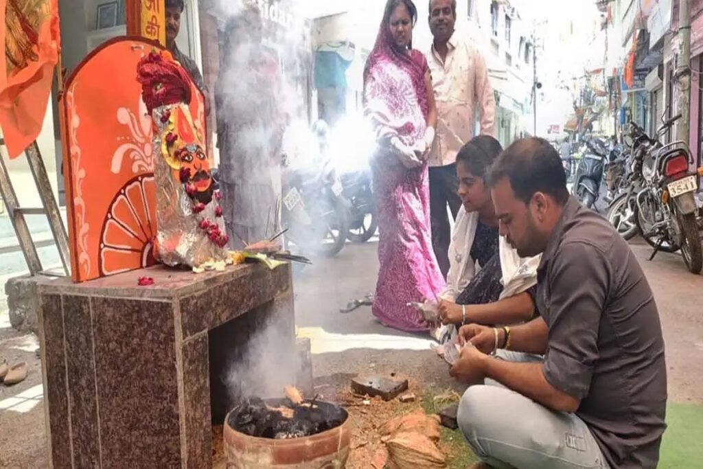 बिल्लम बावजी के दर्शन से ही कुंवारों को मिलता है योग्य जीवनसाथी