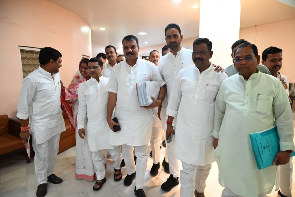 सौरभ शर्मा मामले पर बढ़ी सरगर्मी, कांग्रेसी प्रतिनिधि मण्डल ने किया EOW का रुख