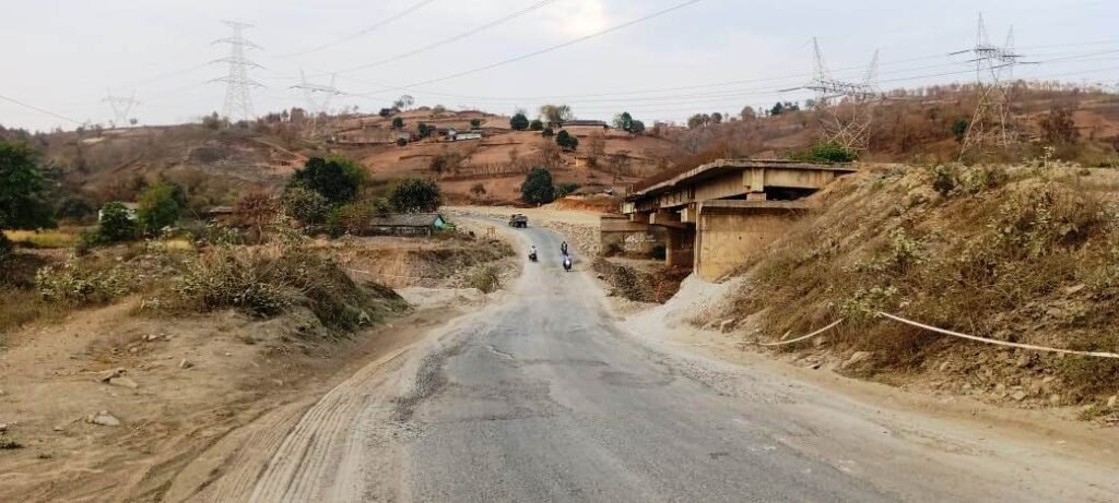 13 वर्षो से बन रहा है खाखन नदी का पुल