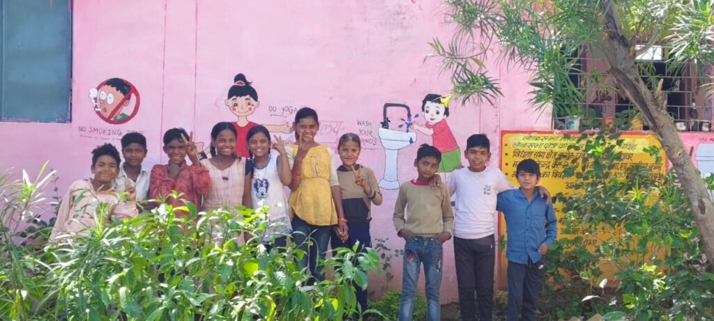 लसूडिय़ा कांगर में शिक्षकों व बच्चों ने जहां कचरे के ढेर थे वहां बना दी पोषण वाटिका