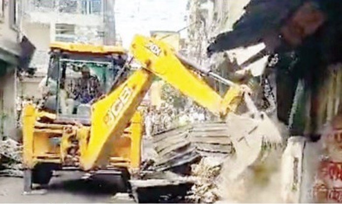 महू में अतिक्रमण हटाने की बड़ी मुहिम