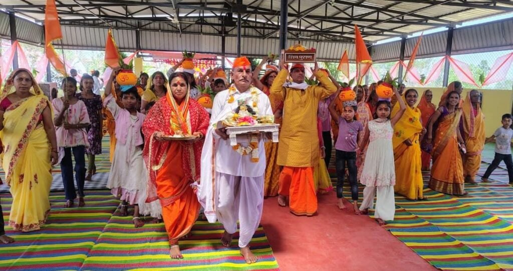 कलश यात्रा के साथ शुरू हुई शिव महापुराण कथा