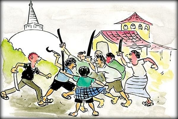 दो पक्ष भिड़े, आधा दर्जन से अधिक घायल