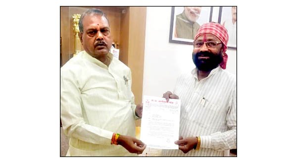 मप्र कर्मचारी मंच ने उद्यानिकी मंत्री को सौंपा ज्ञापन