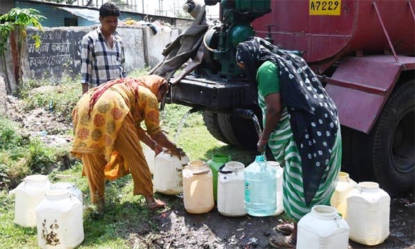 वार्ड 7 में बूंद-बूंद पानी के लिए तरस रहे रहवासी