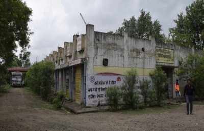 गैर हाजिर: प्रभारी डॉक्टर सहित 9 कर्मचारियों को नोटिस