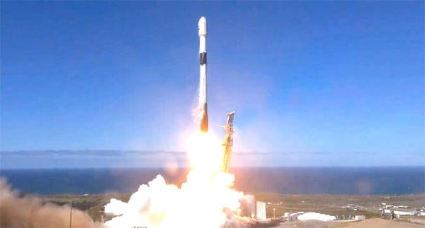 दक्षिण कोरिया ने चौथे जासूसी उपग्रह कक्षा में प्रक्षेपित किया