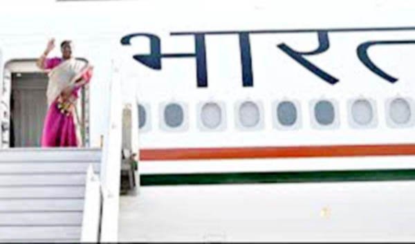 स्लोवाकिया की यात्रा सम्पन्न होने के बाद मुर्मु स्वदेश रवाना