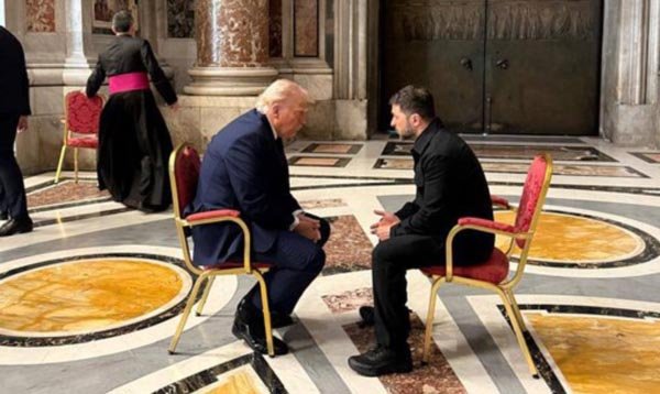 पोप के अंतिम संस्कार से इतर ट्रम्प और ज़ेलेंस्की की मुलाकात