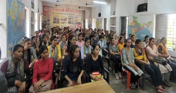 UPSC: सौ बेटियों का 13वॉ बैच शुरू निःशुल्क प्रशिक्षण