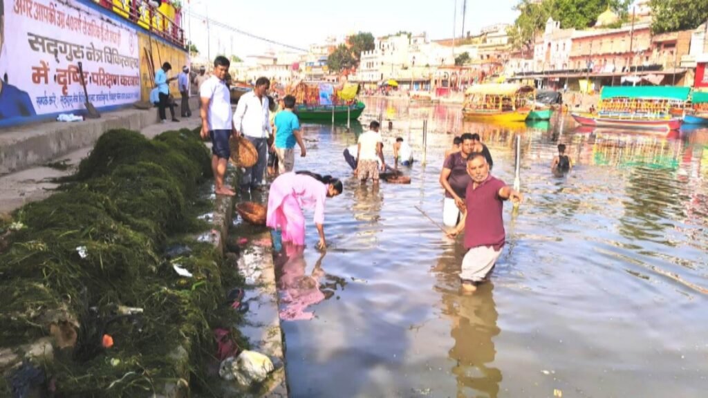 मंदाकिनी नदी की सफाई के लिए अभियान चलाया जा रहा