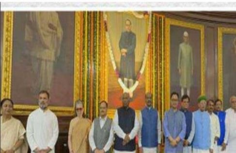 खरगे-सोनिया-राहुल ने संसद भवन में दी अम्बेडकर को श्रद्धांजलि