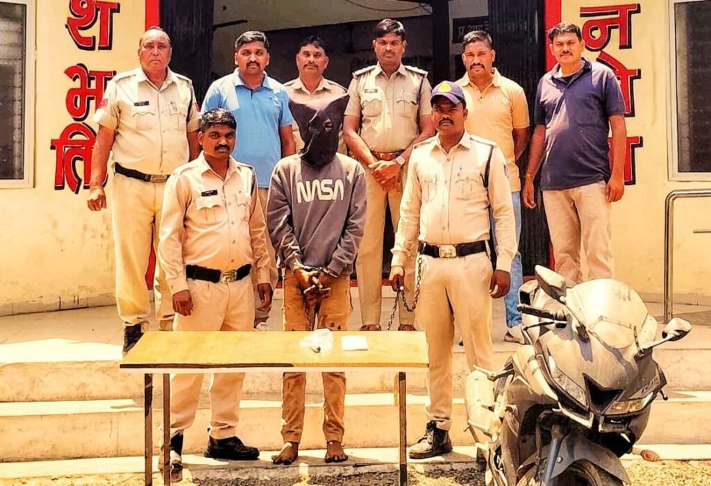 लुट एवं चोरी का कुख्यात आरोपी गिरफ्तार