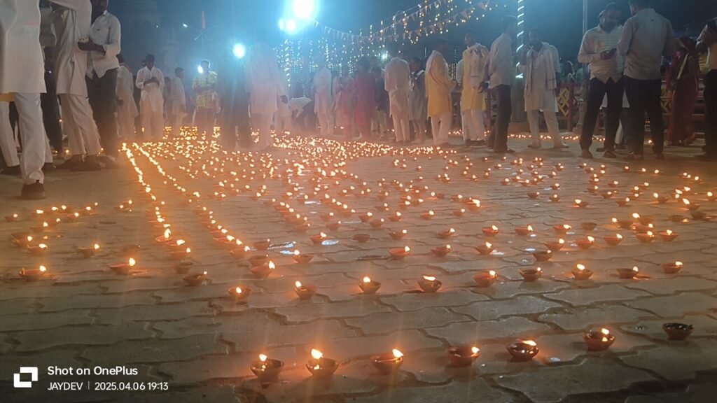 भरत घाट सहित पूरा चित्रकूट 11 लाख दीपों से जगमगा उठा 