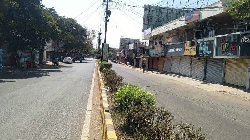 कोर्ट परिसर में वकीलों के बैठने की व्यवस्था करो,नीमच रहा सम्पूर्ण बंद 