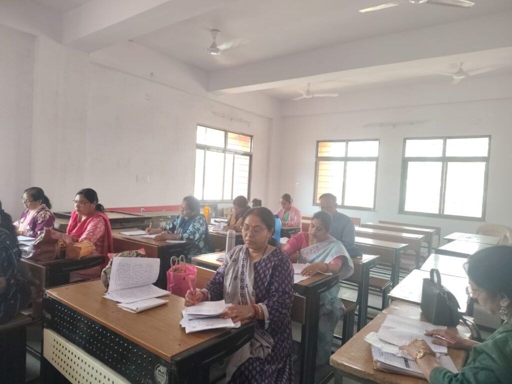 छुट्टियों में भी जारी रहेगा बोर्ड परीक्षा का मूल्यांकन 