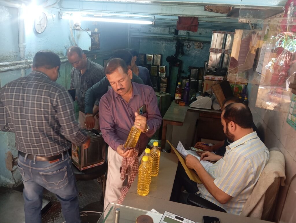 ग्वालियर में खाद्य विभाग ने मारा छापा