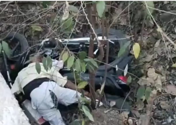 पुल से नीचे गिरी बाईक, एक की मौत