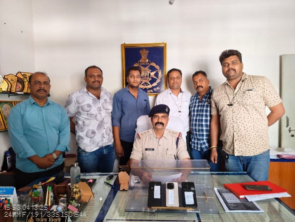 आईपीएल क्रिकेट पर सट्टा लगाते तीन गिरफ्तार