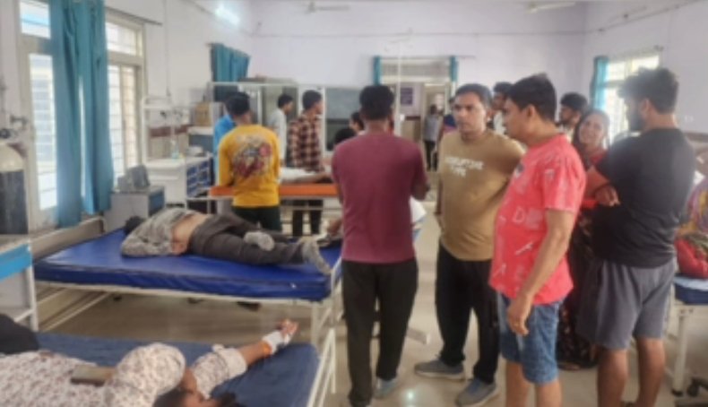 श्योपुर के नायब तहसीलदार की कार पलटी, तीन घायल