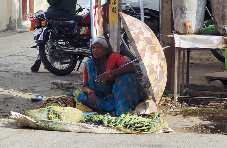 शाम को आंधी तूफान के साथ हुई बेमौसम बारिश