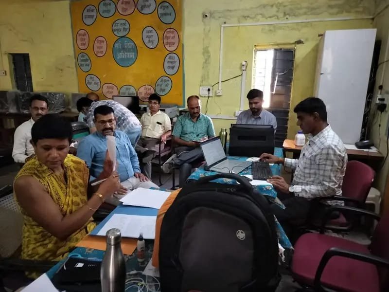 BRC केसला कृष्णकांत पांच हजार की रिश्वत लेते पकड़ाए