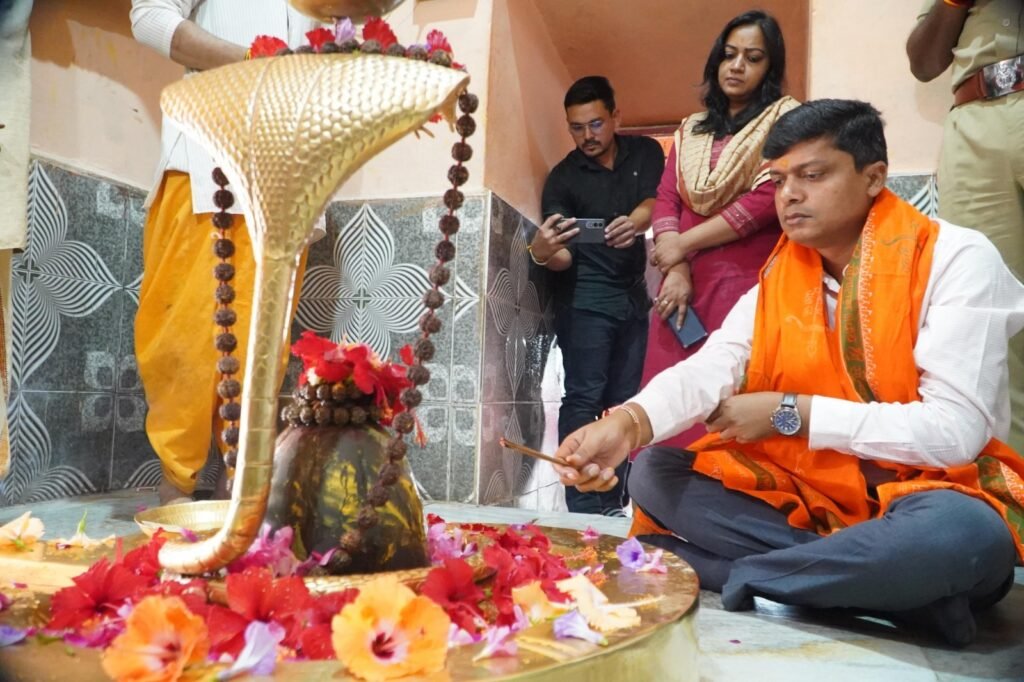 उज्जैन की गलियों में साइकिल चलाई, सभी के साथ तालमेल से किया काम 