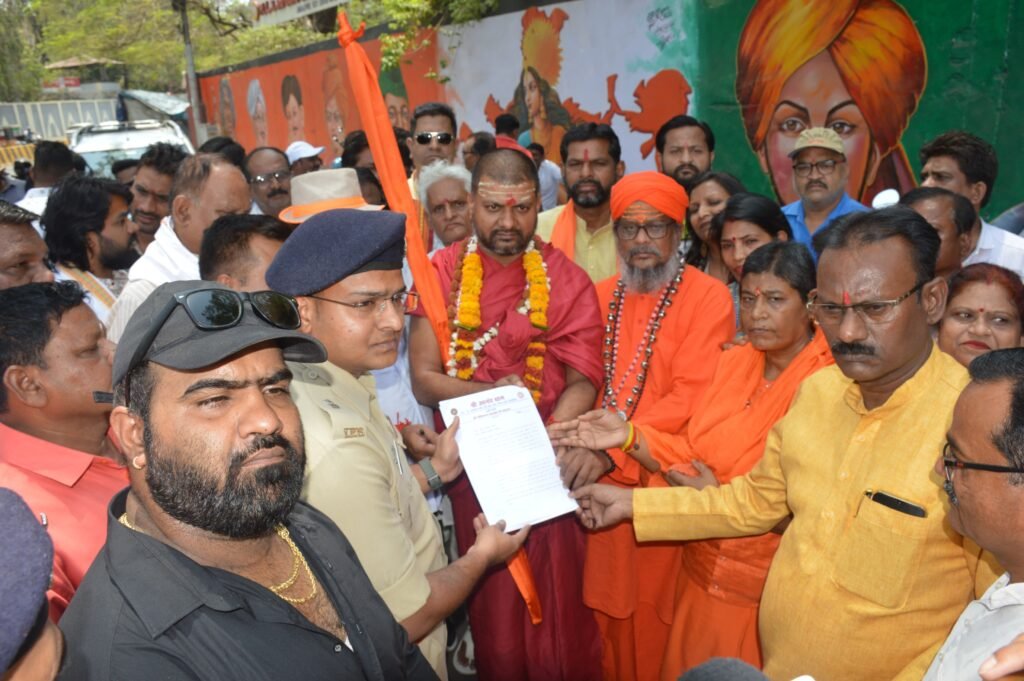 संत-महात्माओं को धमकी वाले मामले पर हो कार्यवाही 