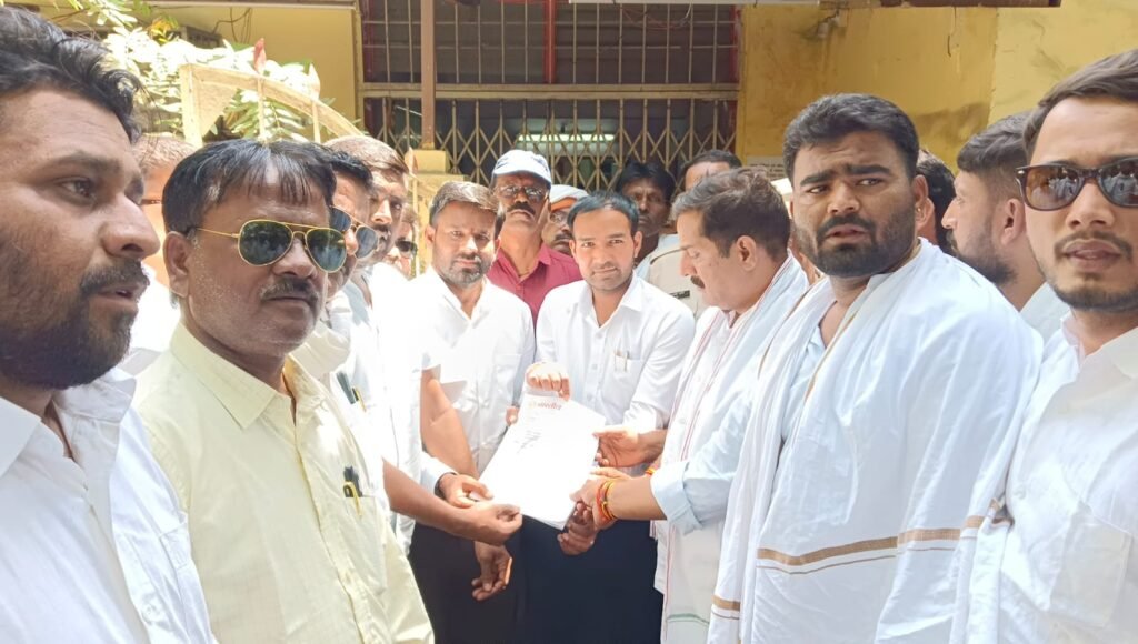 युवा कांग्रेस ने घेरा भानतलैया जोन कार्यालय