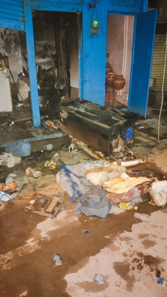 ग्वालियर शहर में एक ही दिन में 11 स्थानों पर आग लगी, 3 लोगों को सुरक्षित निकाला