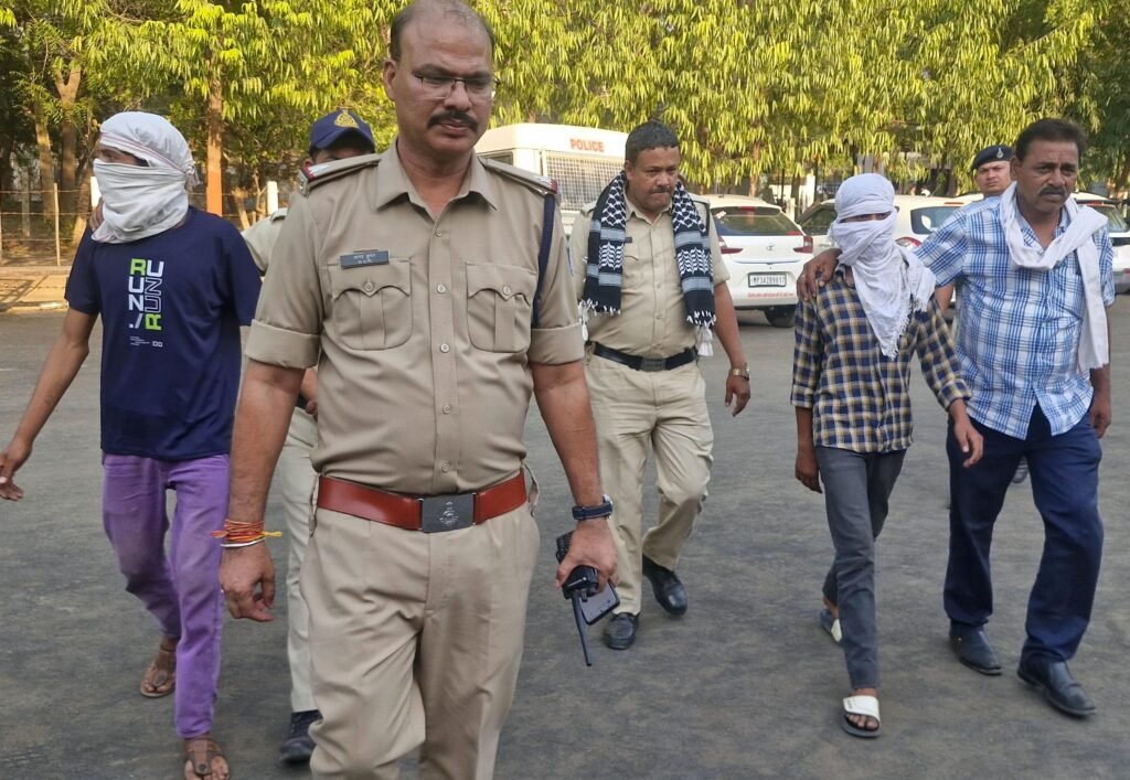 CCTV फुटेज से क्लू और पुलिस ने पकड़ लिए हत्या के आरोपी 