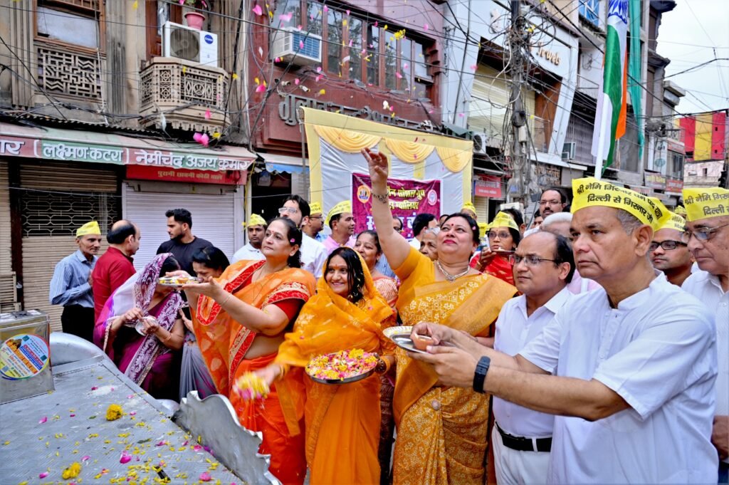 लश्कर में नेमिनाथ गिरनार पदयात्रा का भव्य स्वागत