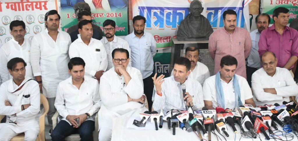 एक के बदले 10 सिर लाकर दिखाएं पीएम मोदी:जीतू पटवारी