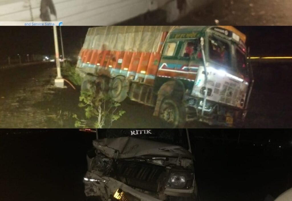 ट्रक और पिकअप भिड़े, तीन को सुरक्षित बाहर निकाला गया