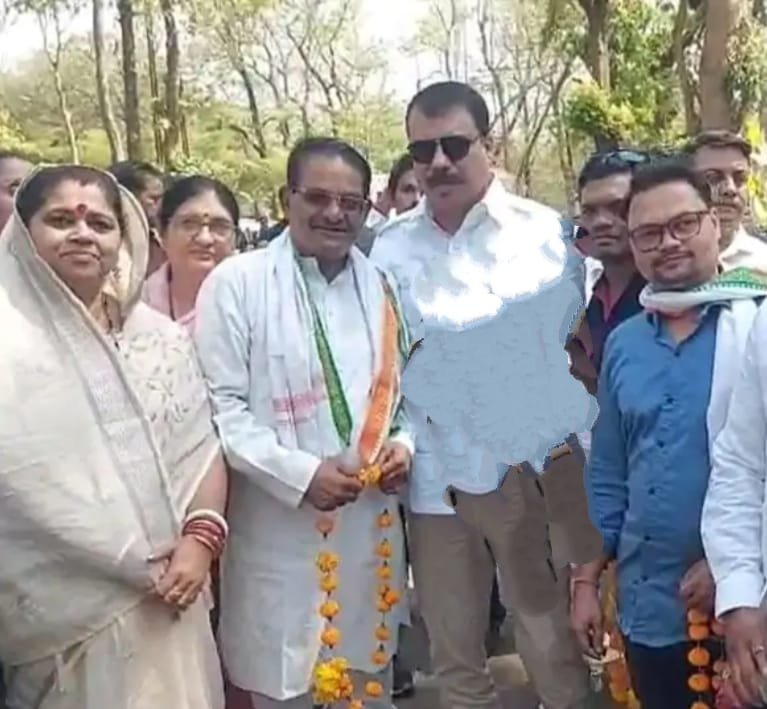 सामूहिक दुष्कर्म पीड़ितों से मिले उमंग सिंघार