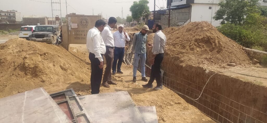 मेला की व्यवस्था देखने चित्रकूट पहुँचे कलेक्टर