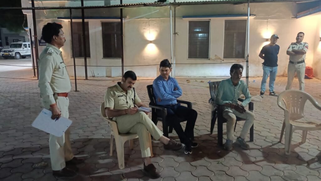 सौर समाज में झड़प, लाठियां मारकर युवक की हत्या