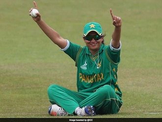 पाकिस्तानी गेंदबाजों ने स्कॉटलैंड को 186 रन के स्कोर पर रोका