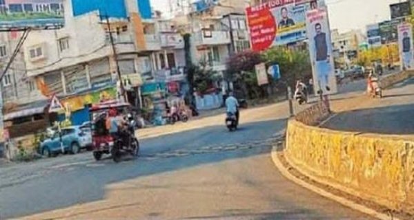 गौरीघाट मार्ग पर मौजूद गति अवरोधक बने मुसीबत का सबब