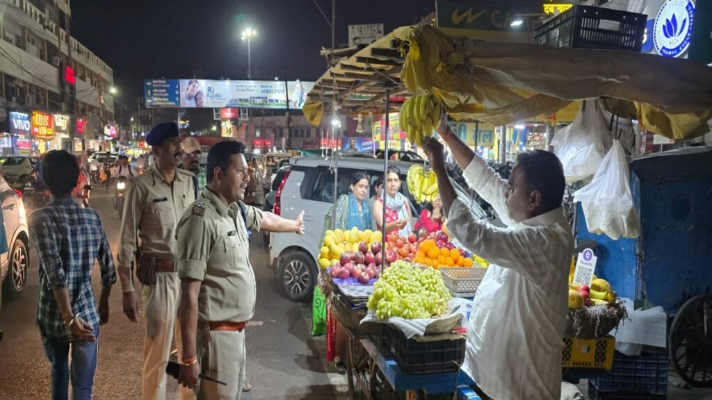 अतिक्रमण हटे और 300 वाहनों के कटे चालान