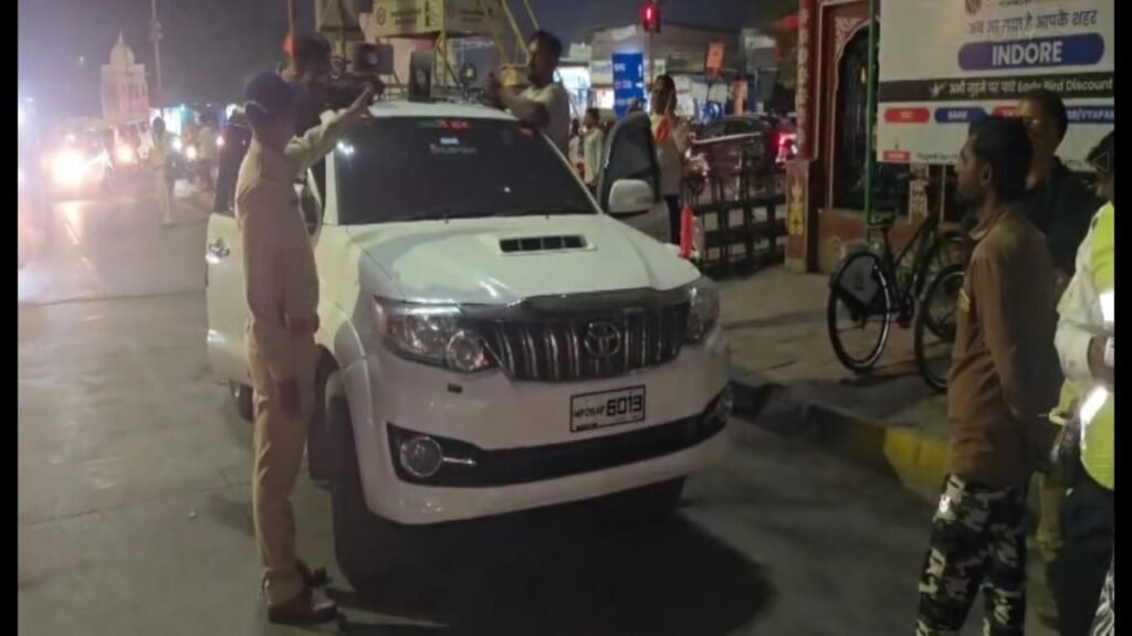 महू नाके पर सूबेदार की कार्रवाई, हटवाया हूटर,3 हजार का ठोका जुर्माना