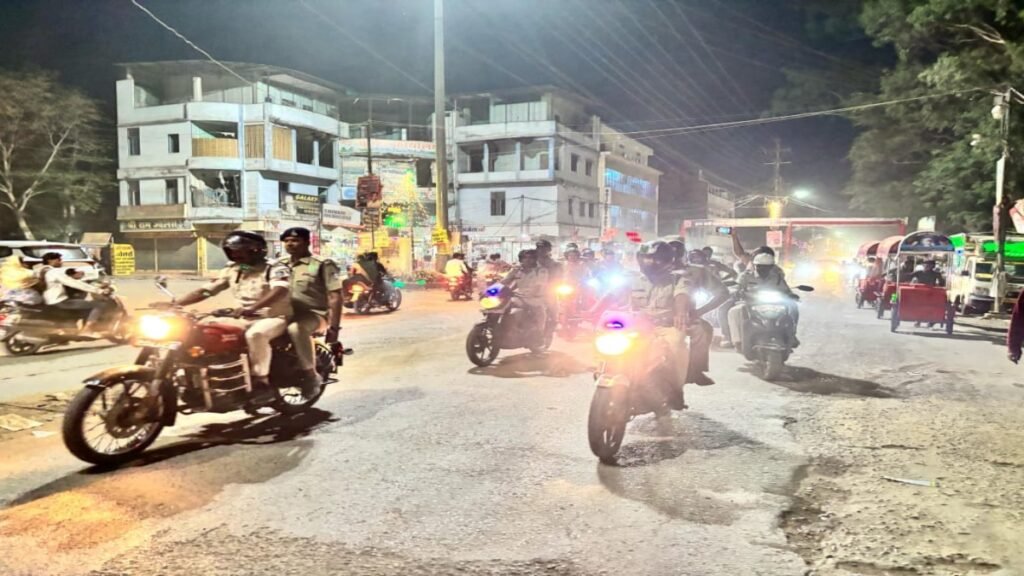 अवैध शराब के विरुद्ध मैहर पुलिस की ताबड़तोड़ दबिश