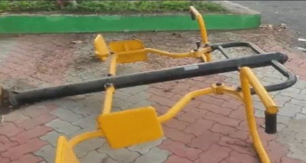 फिट इंडिया क्लब से हटीं मशीनें आज तक नहीं लौटीं